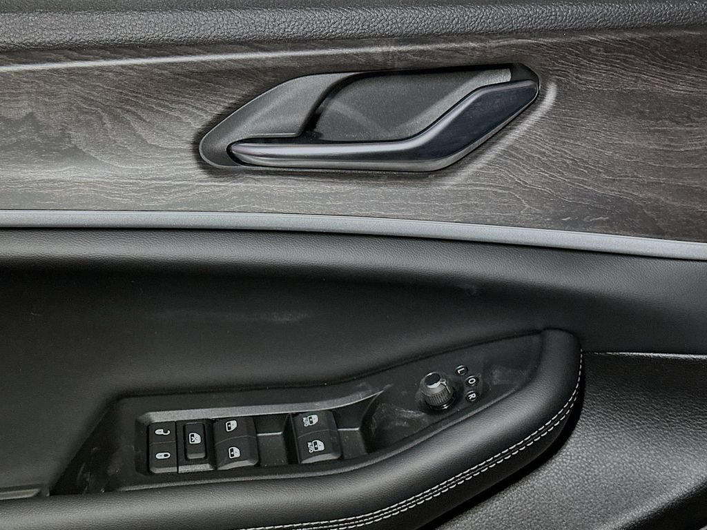 New 2026 Jeep Grand Cherokee Altitude AWD/4WD image 13