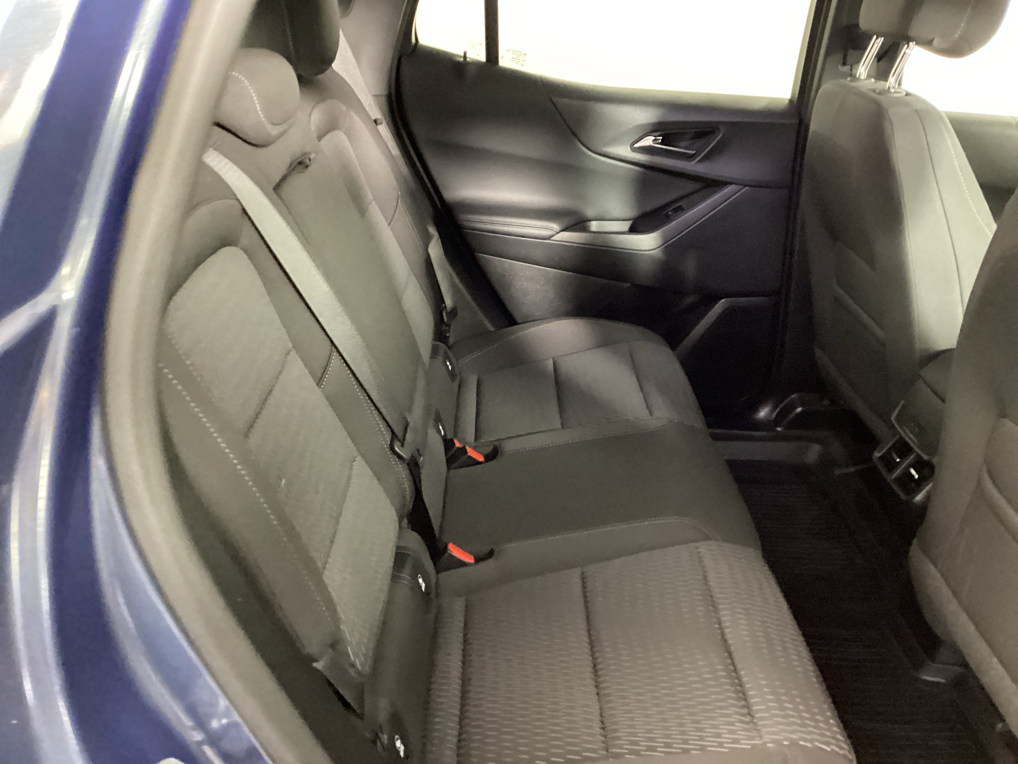 Used 2025 Chevrolet Equinox LT w/ Safety and Technology Package AWD/4WD image 12