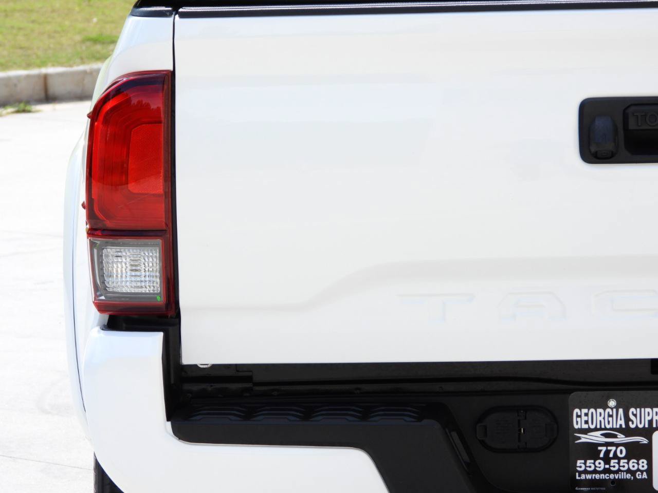 Used 2022 Toyota Tacoma SR5 w/ Technology Package RWD image 26