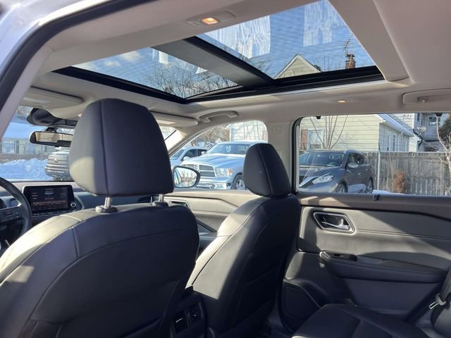 Used 2021 Nissan Rogue SV image 14