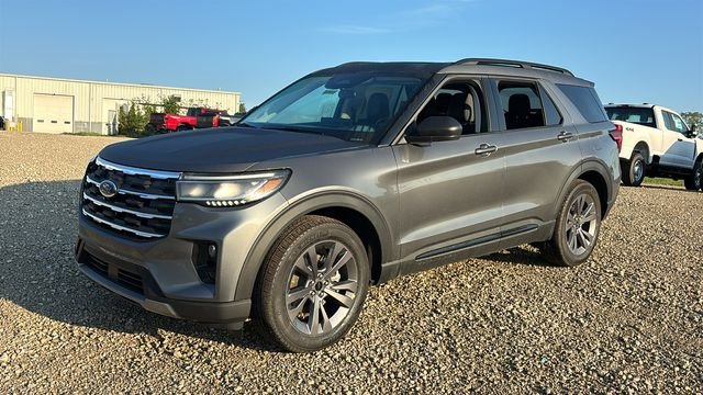 New 2026 Ford Explorer Active w/ Active Comfort Package AWD/4WD image 2