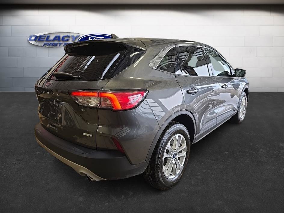 Used 2020 Ford Escape SE image 5