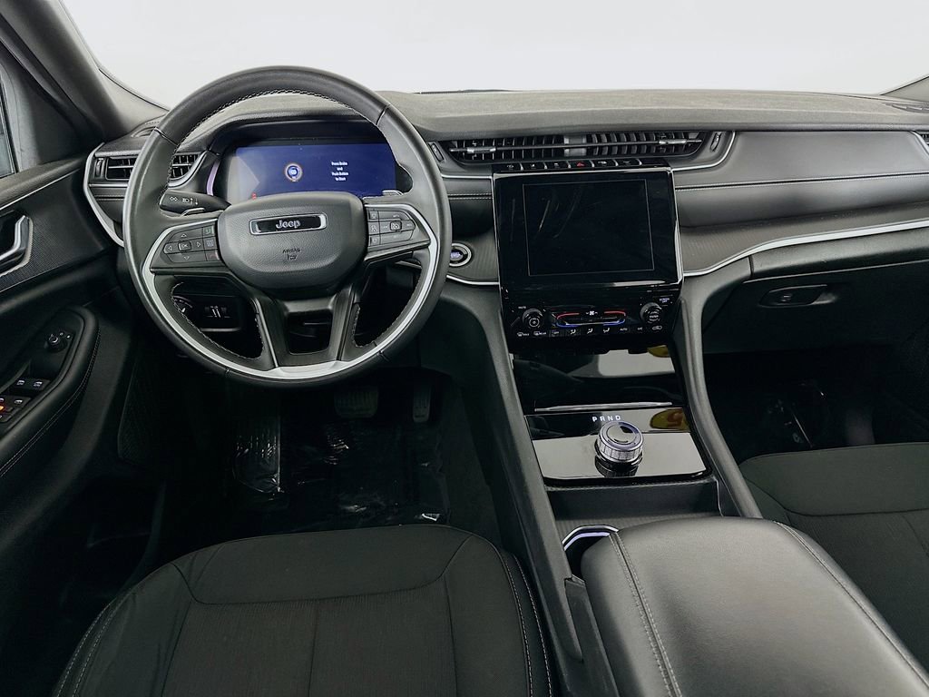 Certified 2025 Jeep Grand Cherokee L Laredo image 31