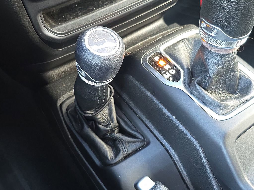 Used 2022 Jeep Wrangler Unlimited Sport image 30