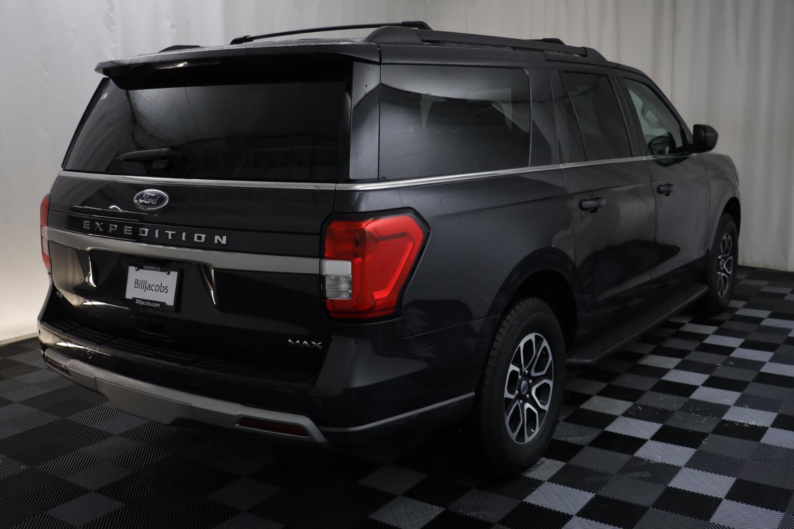 Used 2024 Ford Expedition Max XLT image 17