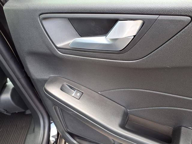 Certified 2025 Ford Escape SE w/ Class II Trailer Tow Package FWD image 24