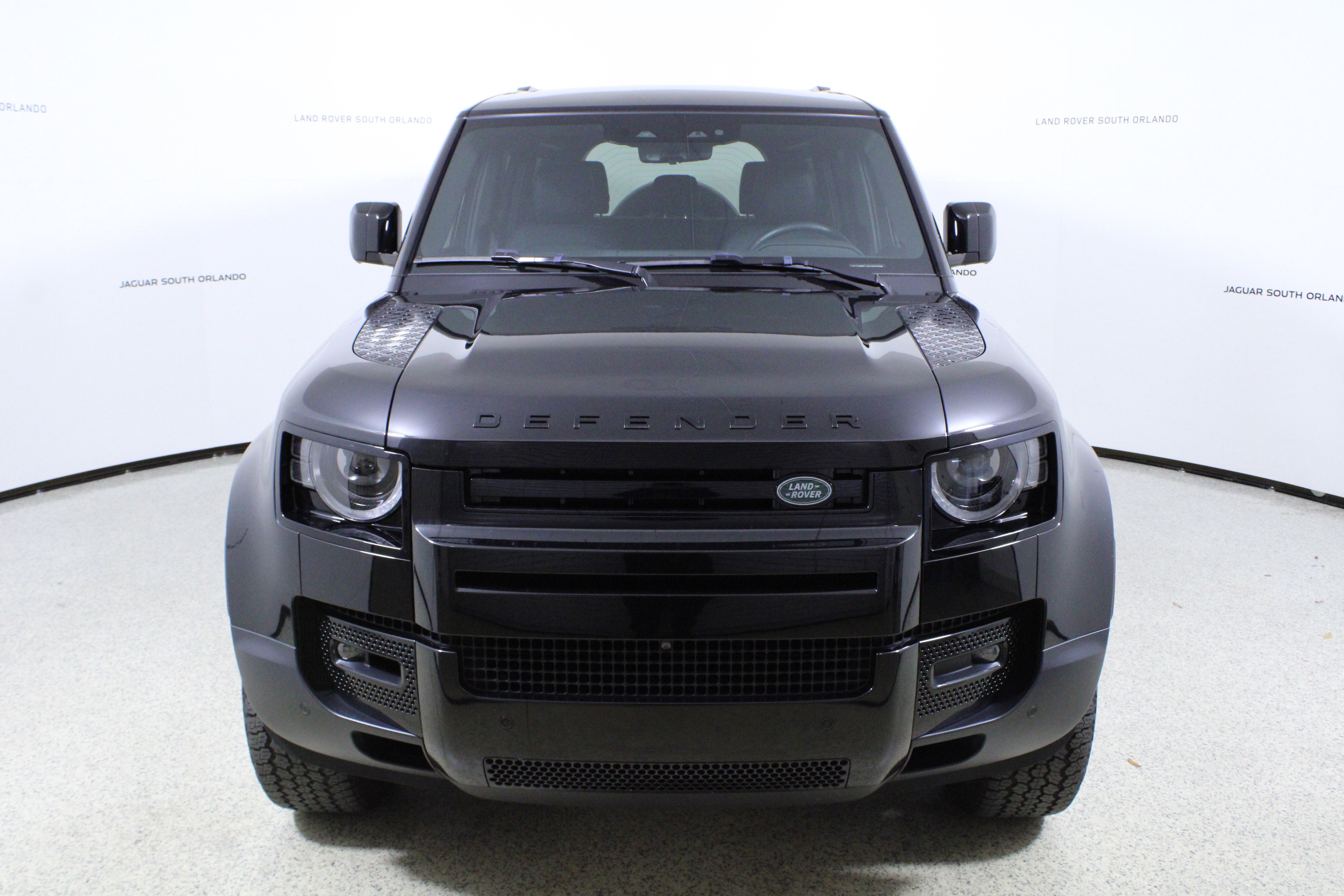 Used 2024 Land Rover Defender 110 S image 2