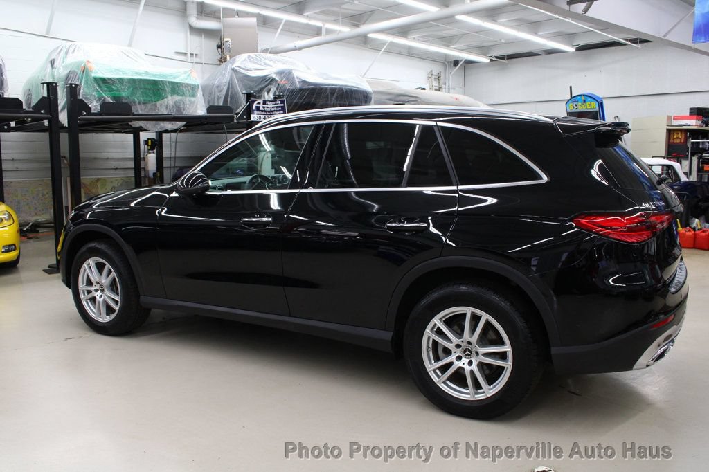 Used 2025 Mercedes-Benz GLC 300 4MATIC image 4