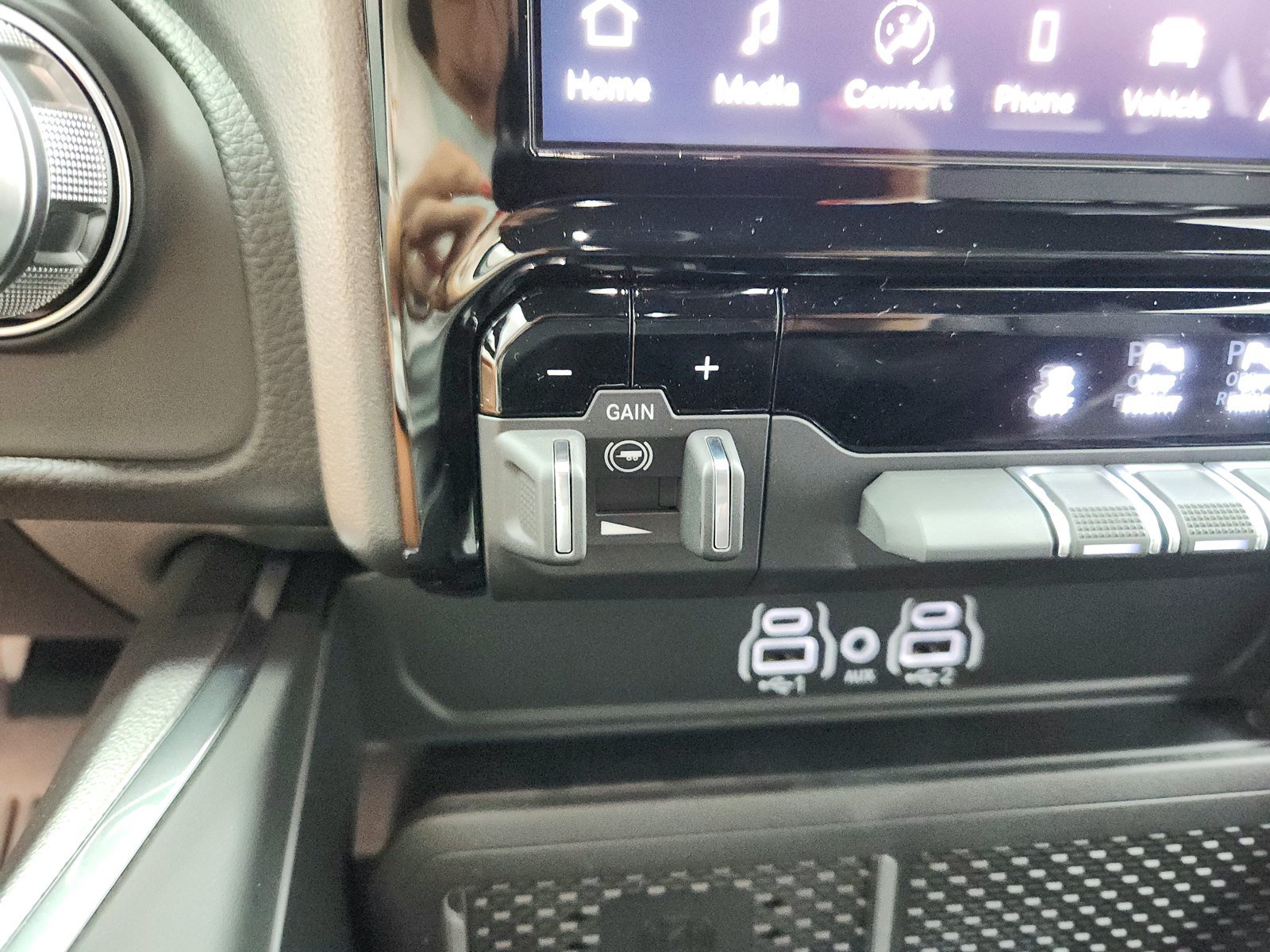 New 2026 RAM 1500 Laramie w/ Night Edition AWD/4WD image 31