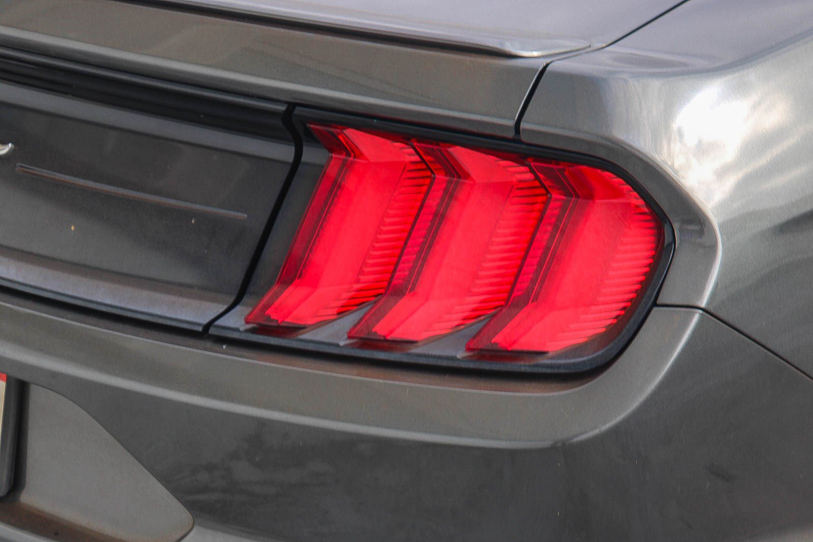 Used 2020 Ford Mustang Premium RWD image 15