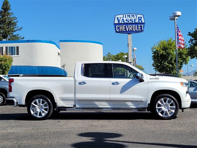 Used 2023 Chevrolet Silverado 1500 High Country w/ High Country Premium Package image 5