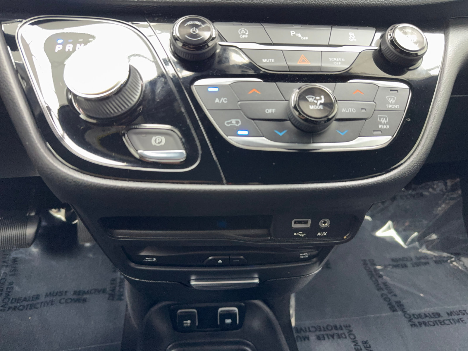 Used 2019 Chrysler Pacifica Touring-L Plus w/ S Appearance Package FWD image 30