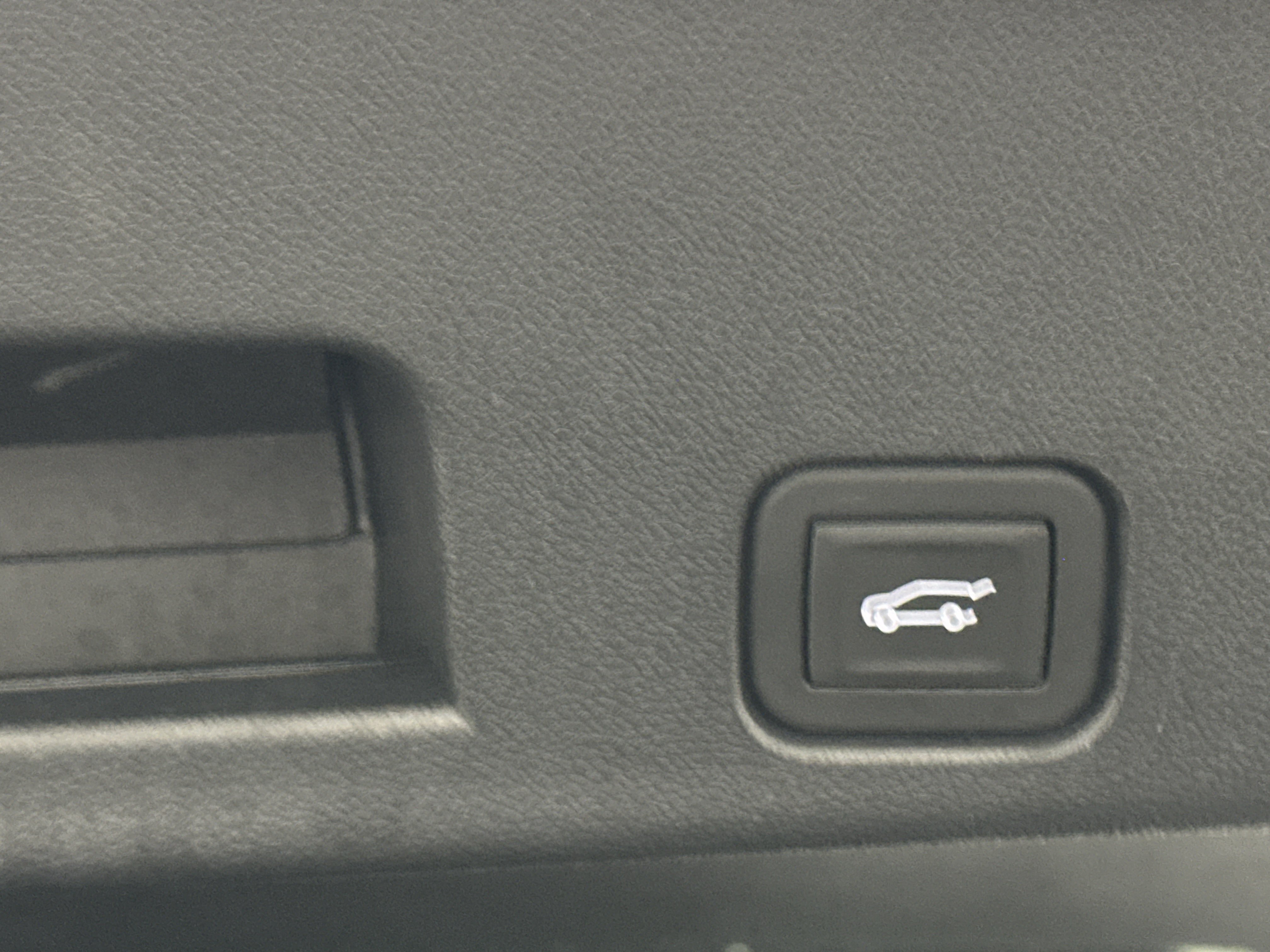 Used 2025 GMC Acadia Elevation FWD image 14