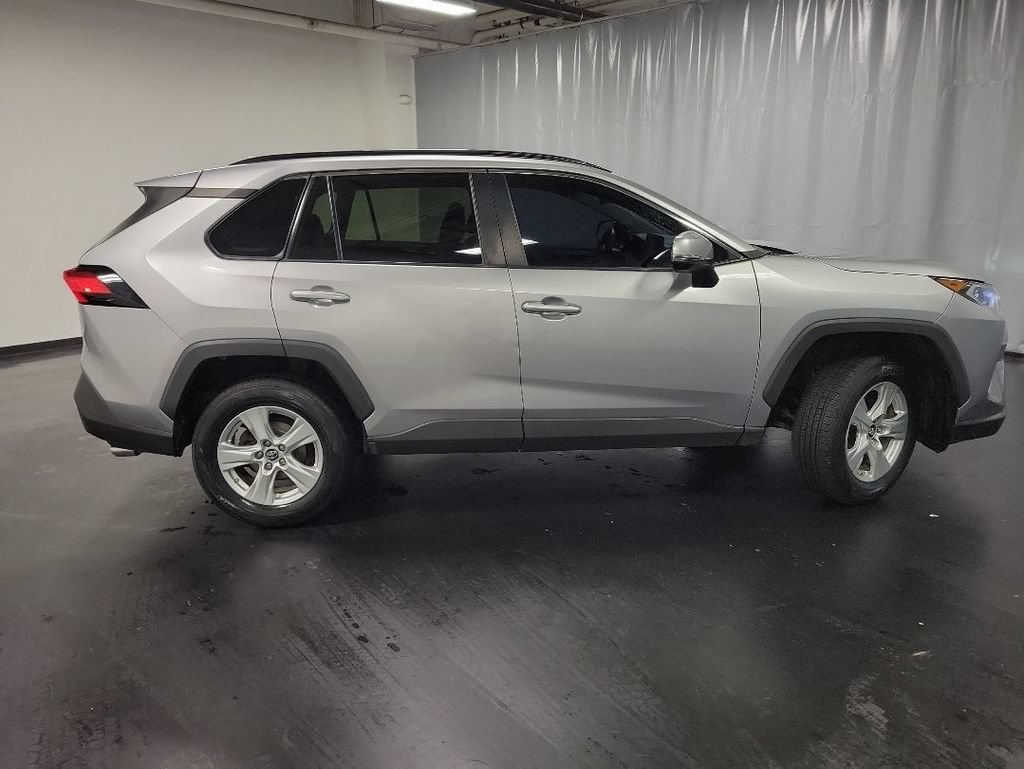 Used 2019 Toyota RAV4 XLE w/ Convenience Package AWD/4WD image 9