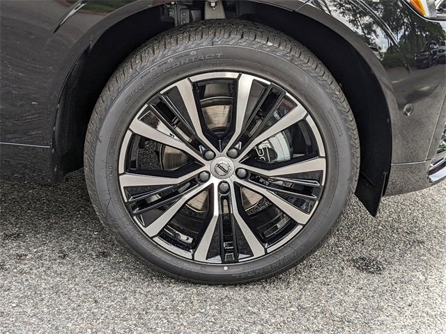 New 2025 Volvo XC60 B5 Plus w/ Protection Package Premier image 12