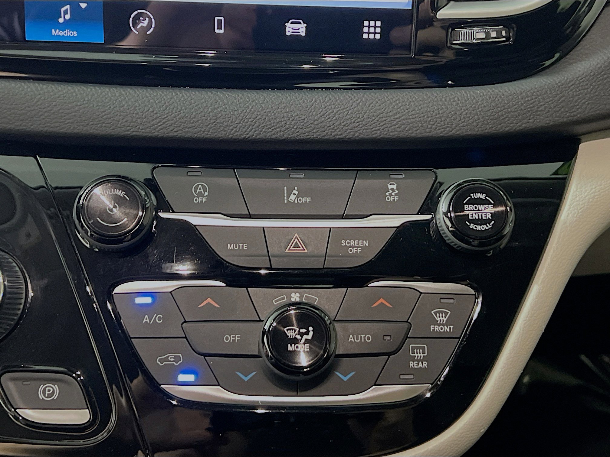 Used 2022 Chrysler Pacifica Touring-L image 26