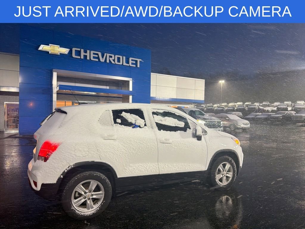 Used 2018 Chevrolet Trax LS image 2