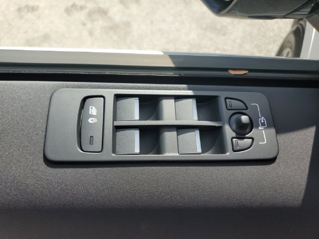 Used 2025 Land Rover Discovery Sport S AWD/4WD image 24