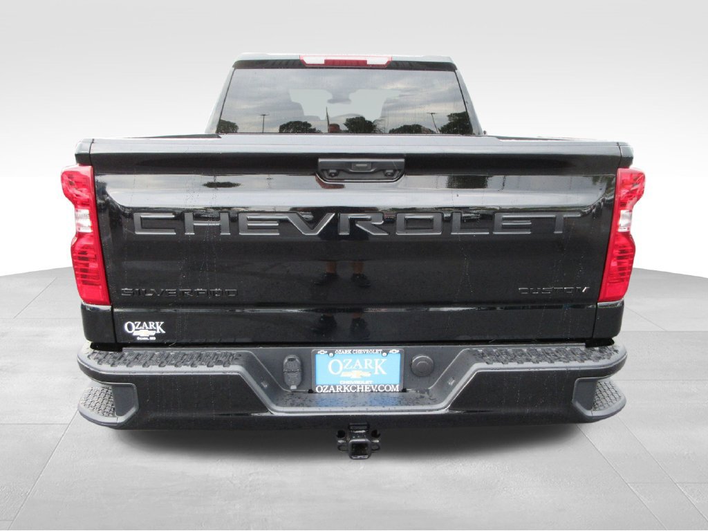 New 2026 Chevrolet Silverado 1500 Custom Trail Boss w/ LPO, Dark Essentials Package AWD/4WD image 5