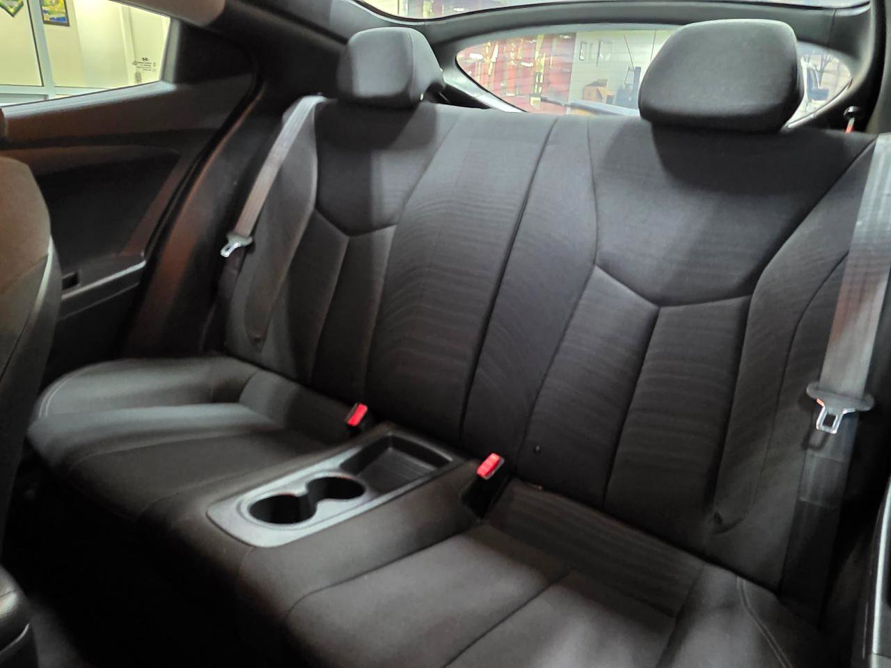 Used 2016 Hyundai Veloster FWD image 18