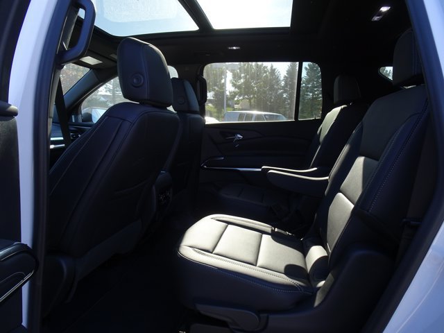 New 2027 Chevrolet Traverse LT w/ Sun and Wheel Package FWD image 8