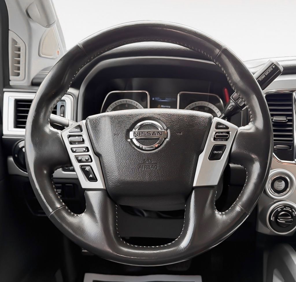 Used 2018 Nissan Titan PRO-4X w/ Pro-4x Convenience Package image 18