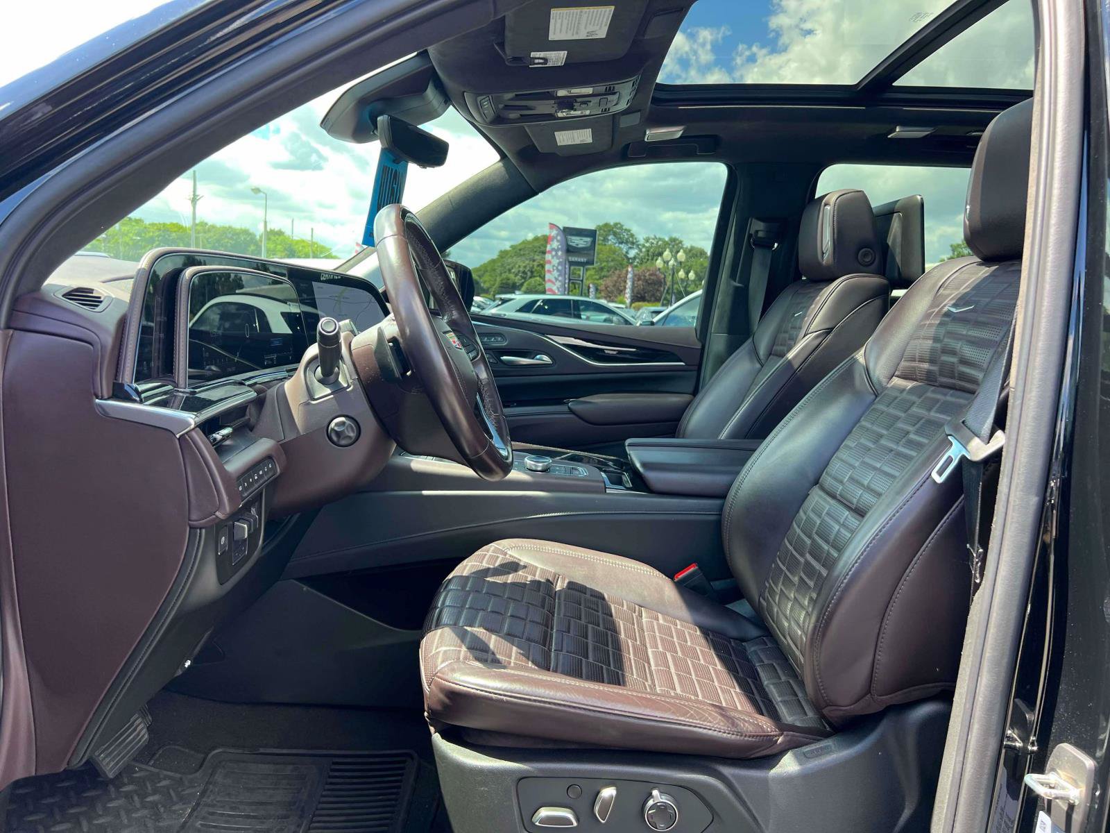 Certified 2023 Cadillac Escalade ESV Sport Platinum AWD/4WD image 14