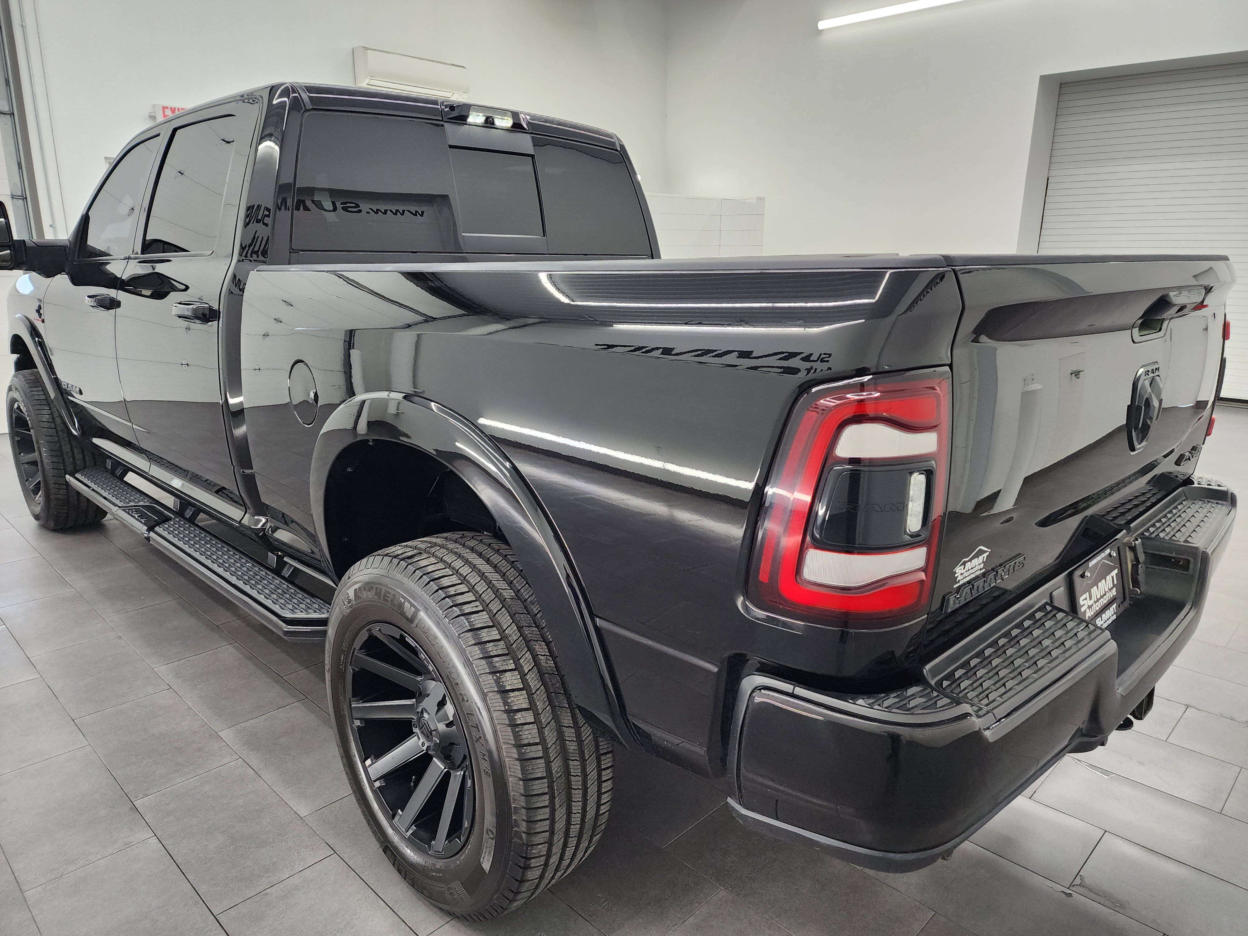 Used 2023 RAM 2500 Laramie AWD/4WD image 6