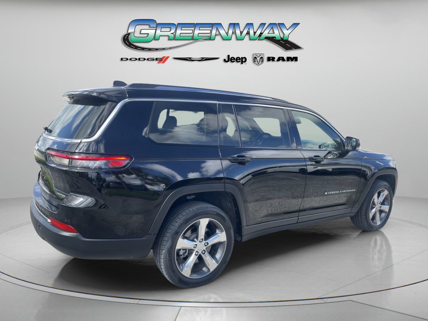 Used 2022 Jeep Grand Cherokee L Limited AWD/4WD image 4