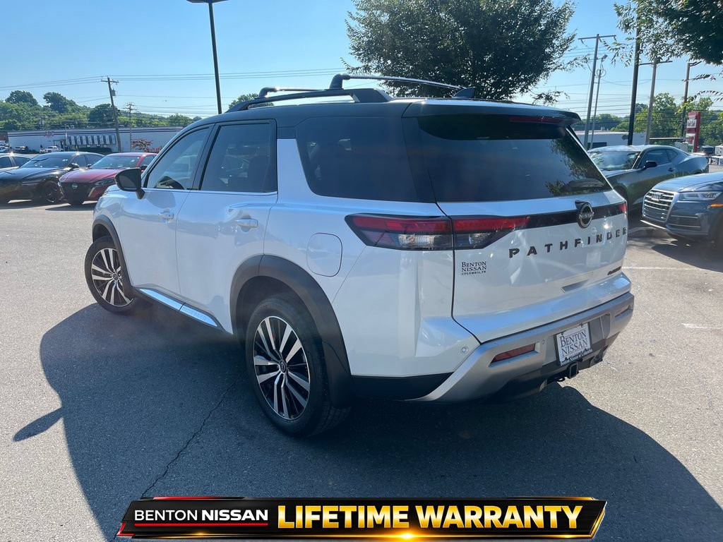 Used 2025 Nissan Pathfinder Platinum FWD image 7