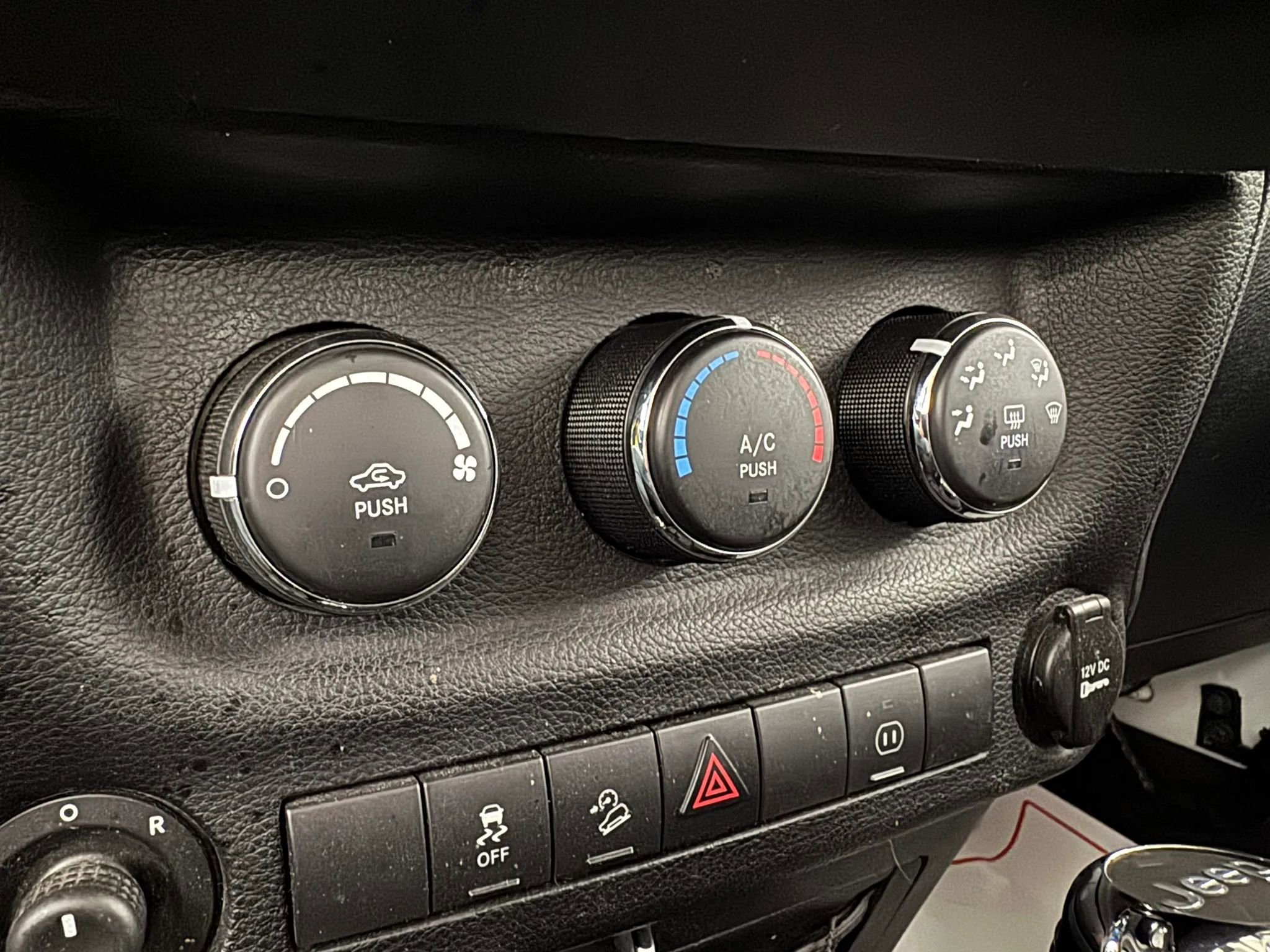 Used 2011 Jeep Wrangler Rubicon w/ Dual Top Group AWD/4WD image 19