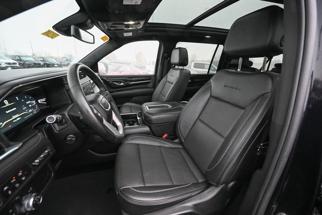 Used 2023 GMC Yukon XL Denali image 18