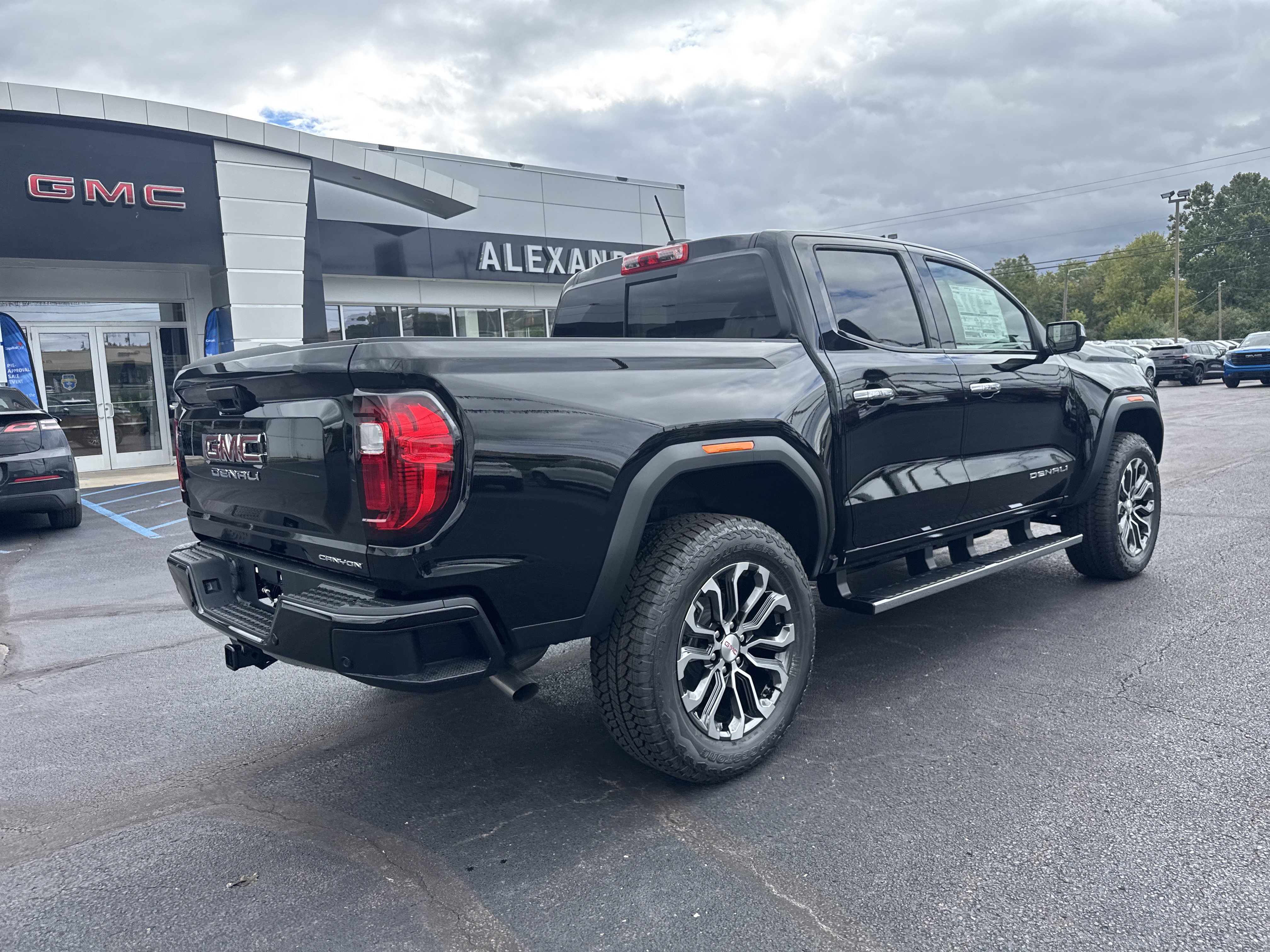 New 2026 GMC Canyon Denali AWD/4WD image 3