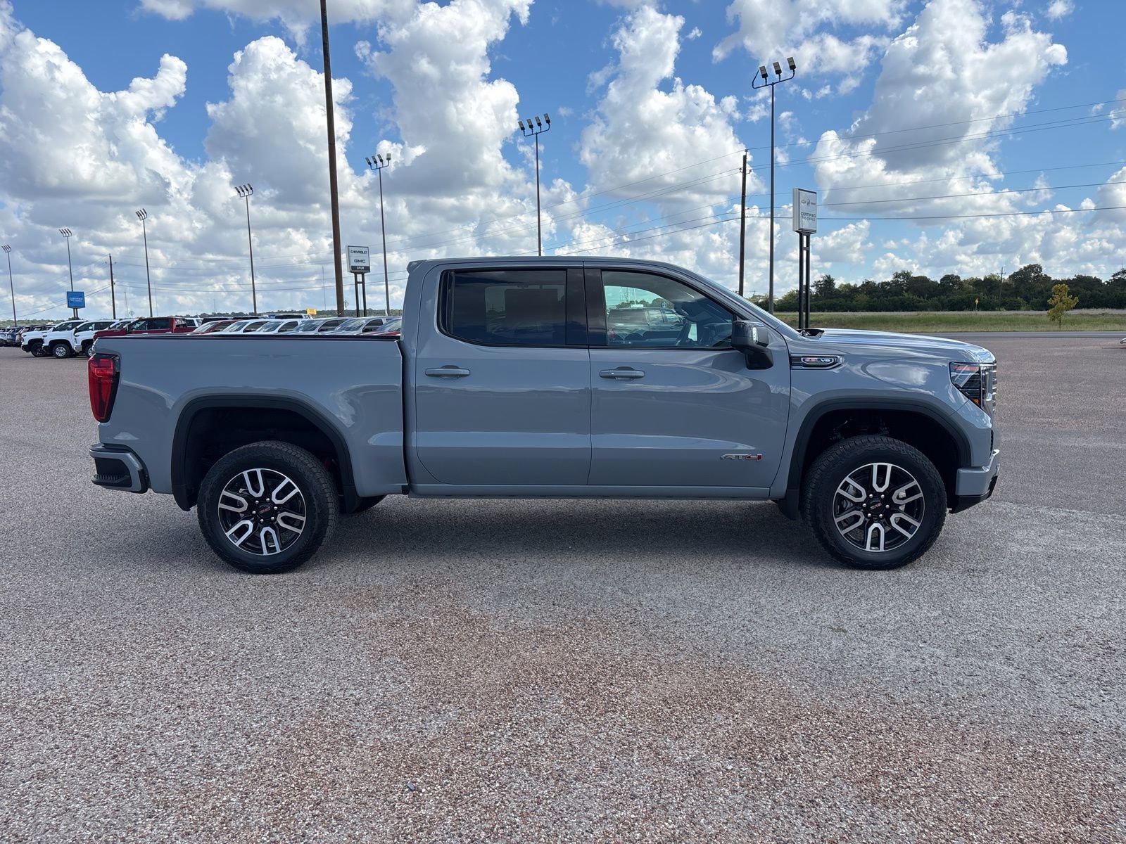New 2024 GMC Sierra 1500 AT4 w/ Technology Package image 6