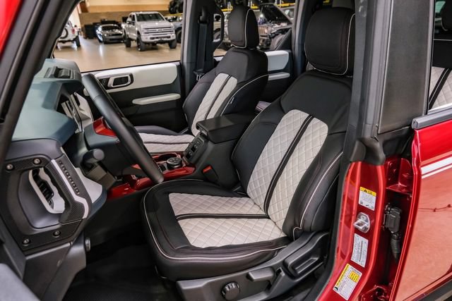 Used 2025 Ford Bronco Heritage Edition AWD/4WD image 66