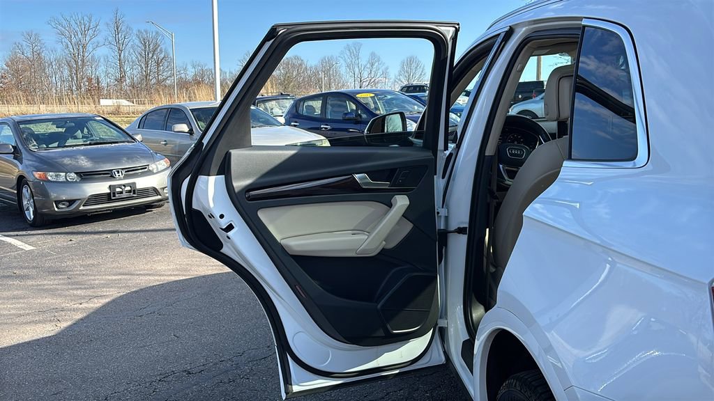 Used 2018 Audi Q5 2.0T Premium Plus w/ Premium Plus Package image 28