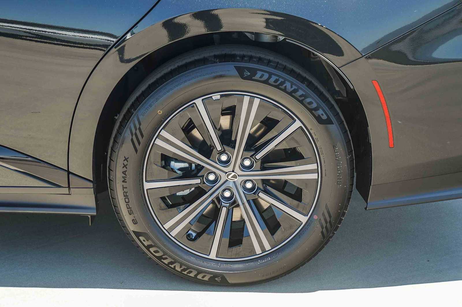 New 2026 Lexus ES 350e FWD image 11