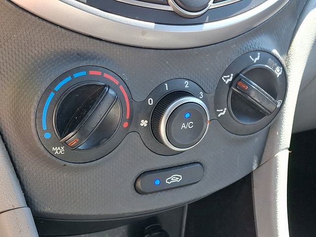 Used 2017 Hyundai Accent SE FWD image 16