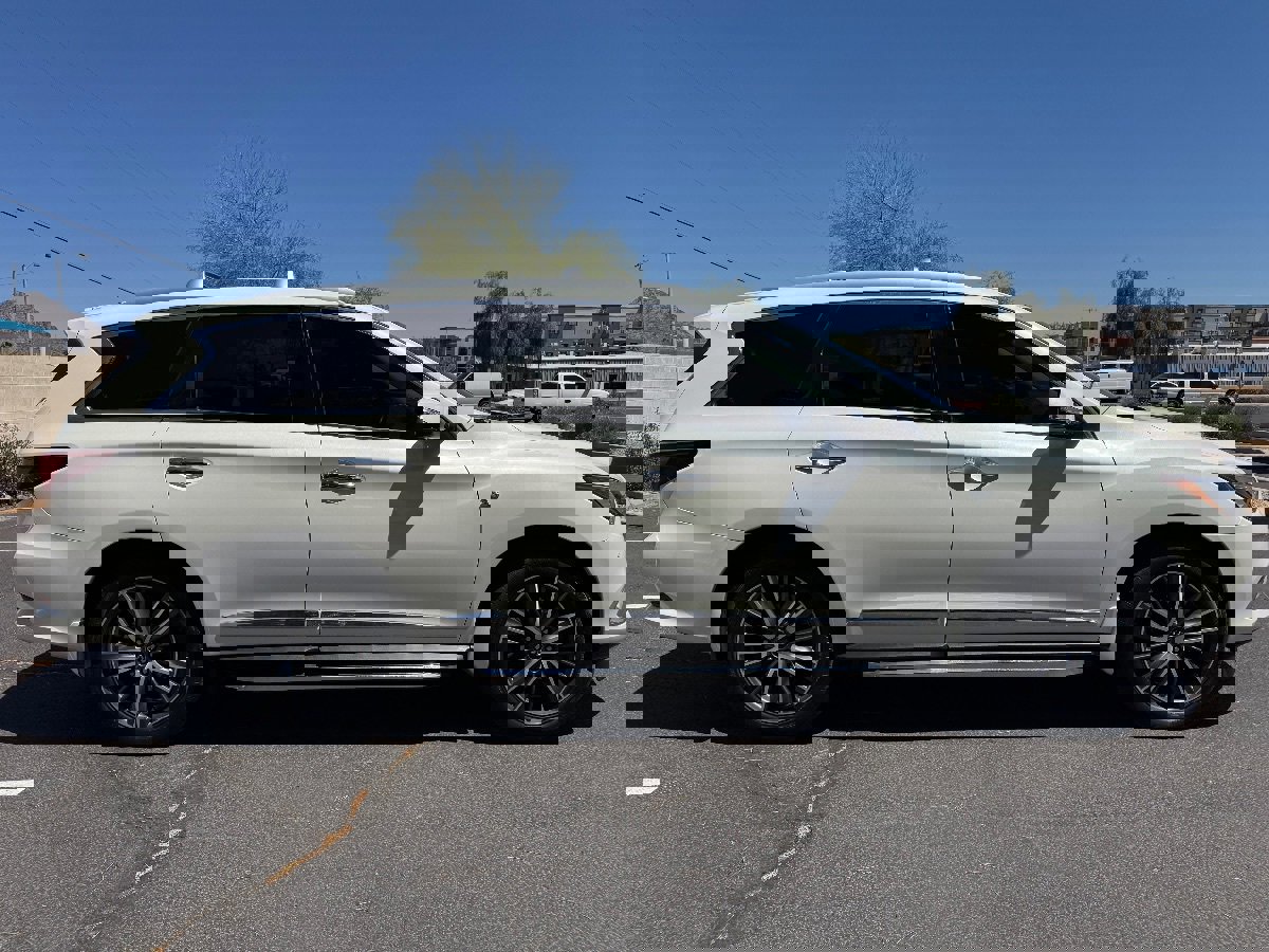 Used 2017 INFINITI QX60 FWD w/ Deluxe Technology Package image 6