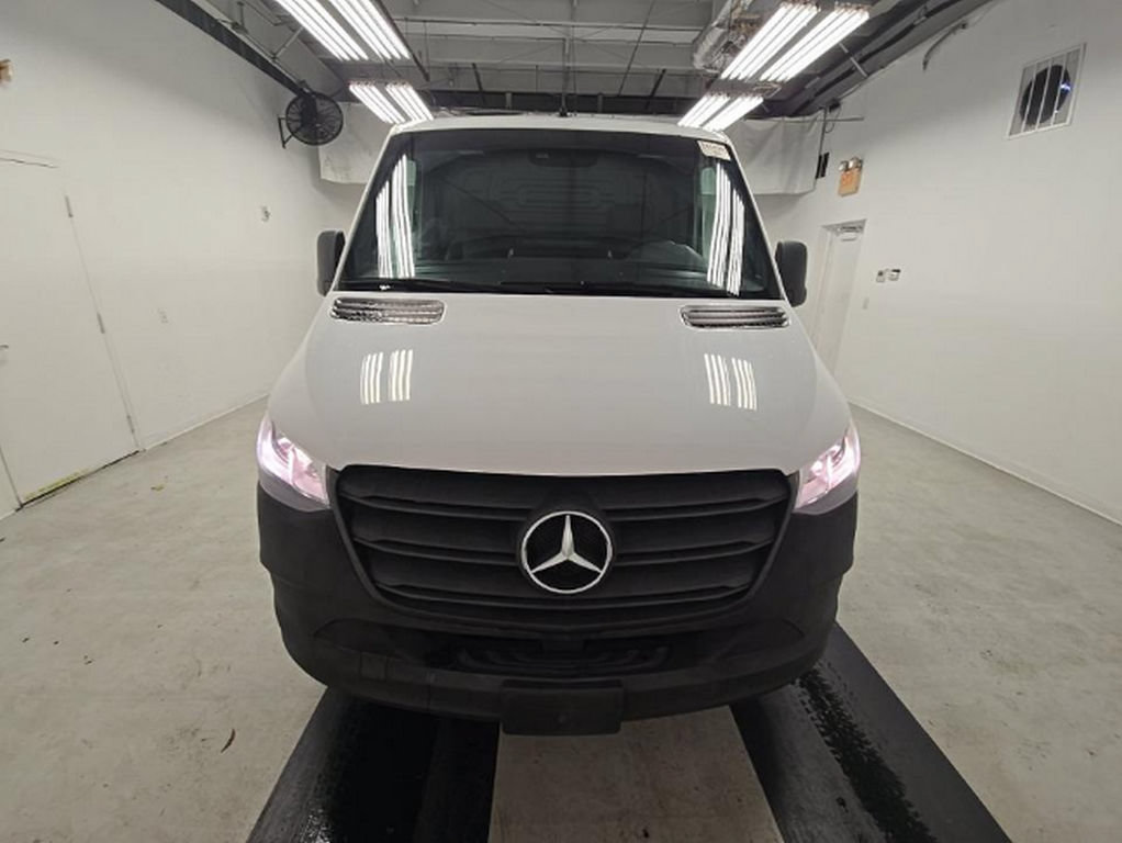 Used 2023 Mercedes-Benz Sprinter 2500 w/ Acoustic Package image 2