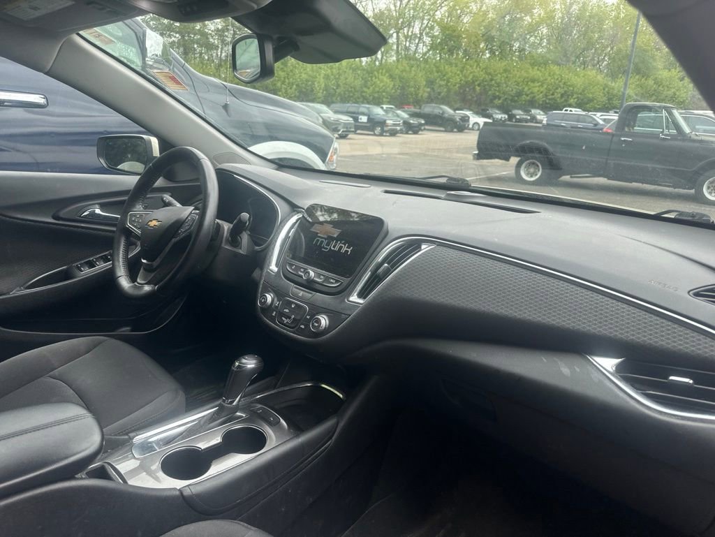 Used 2016 Chevrolet Malibu LT FWD image 26