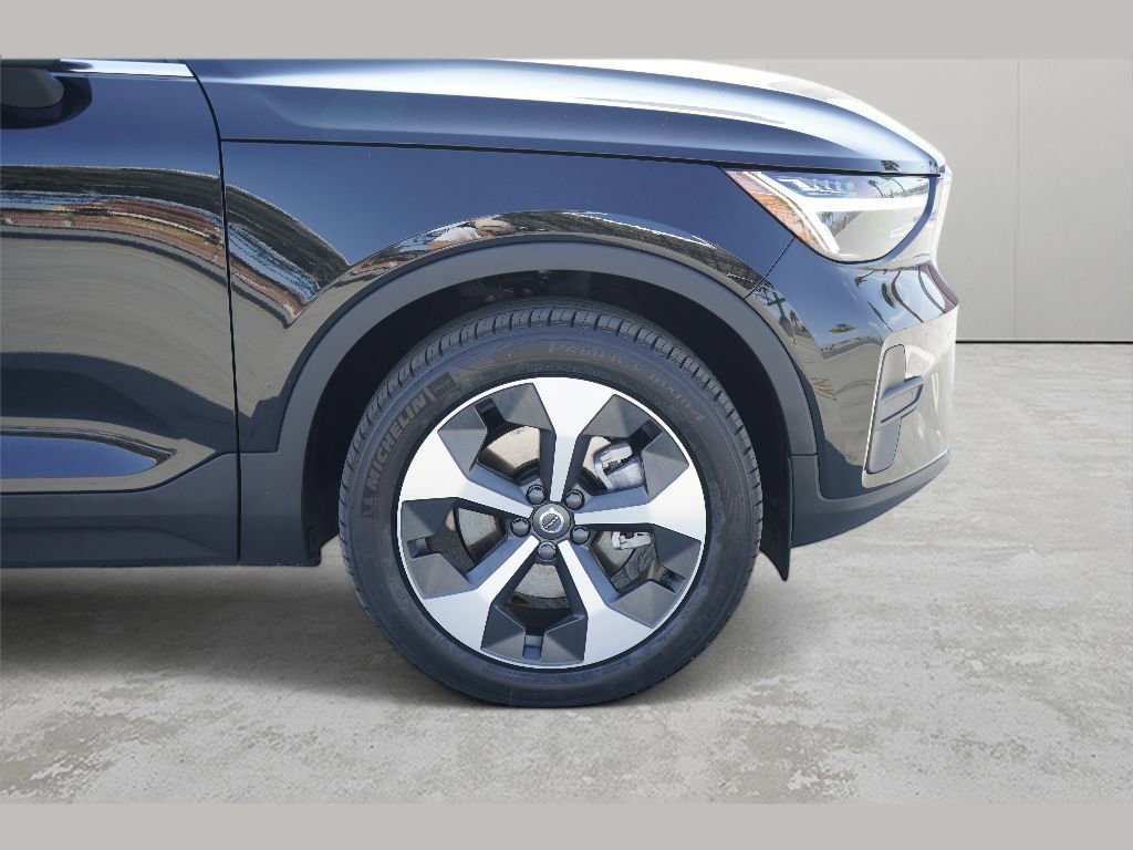 New 2025 Volvo XC40 B5 Core w/ Protection Package Premier image 21