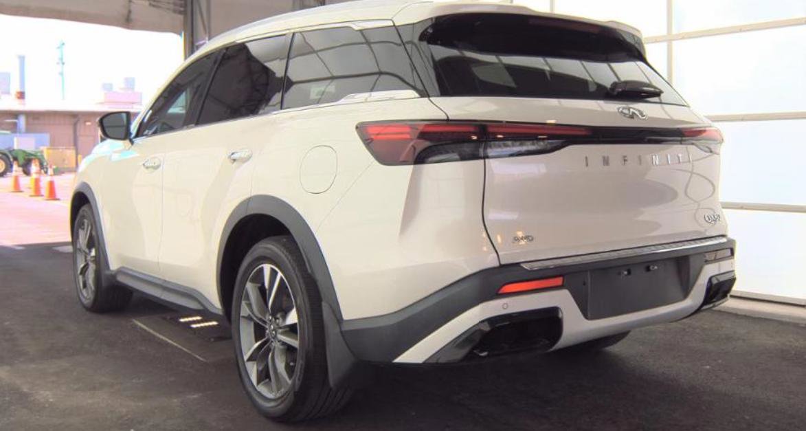Certified 2023 INFINITI QX60 Luxe w/ Performance Audio Package AWD/4WD image 8