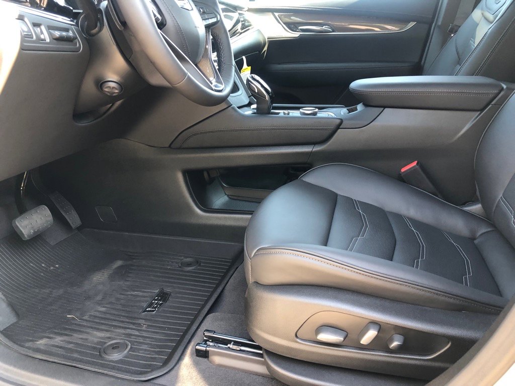 New 2025 Cadillac XT6 Premium Luxury w/ Platinum Package image 17