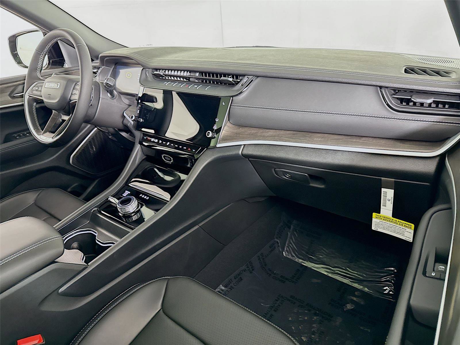 New 2026 Jeep Grand Cherokee L Limited w/ Luxury Tech Group II image 25