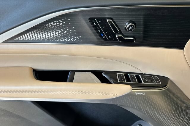 Certified 2024 Cadillac Lyriq Luxury w/ Nappa Leather Package AWD/4WD image 11