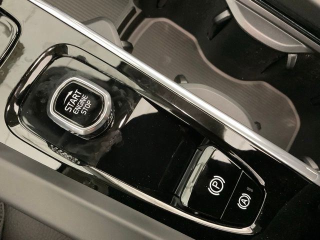 New 2026 Volvo V60 B5 Cross Country Plus w/ Protection Package Premier image 20