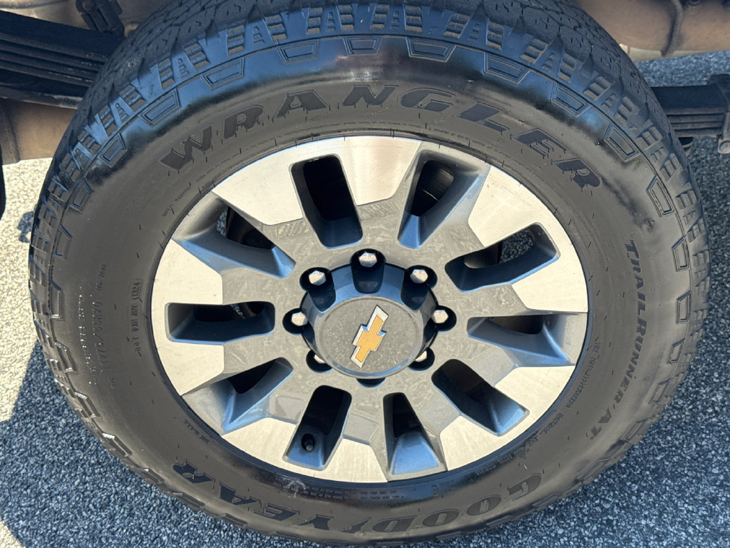 Used 2022 Chevrolet Silverado 2500 Custom w/ Custom Value Package AWD/4WD image 19