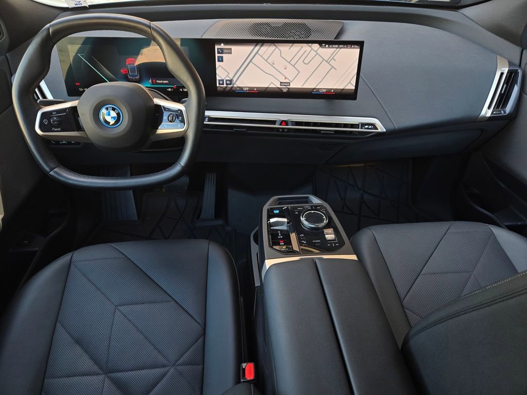 Used 2023 BMW iX xDrive50 image 17
