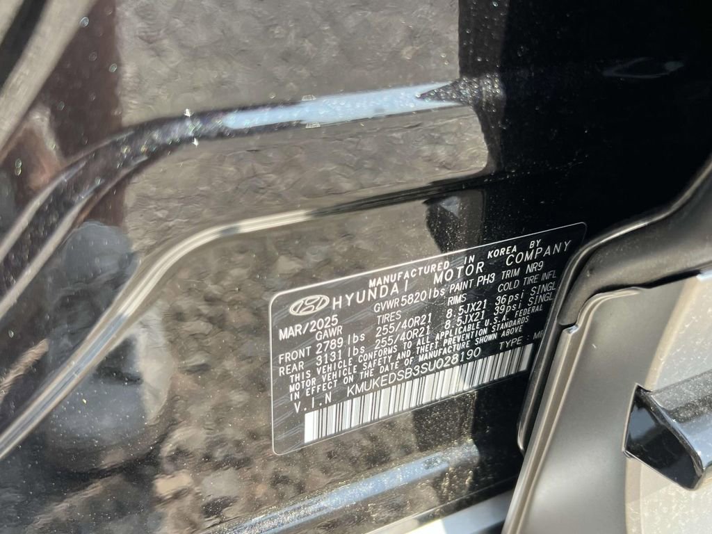 New 2025 Genesis GV60 Performance image 17